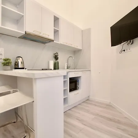 Apartman Standard By Hi5- Kiraly 82 *
