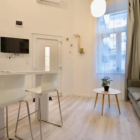 Standard By Hi5- Kiraly 82 Apartman